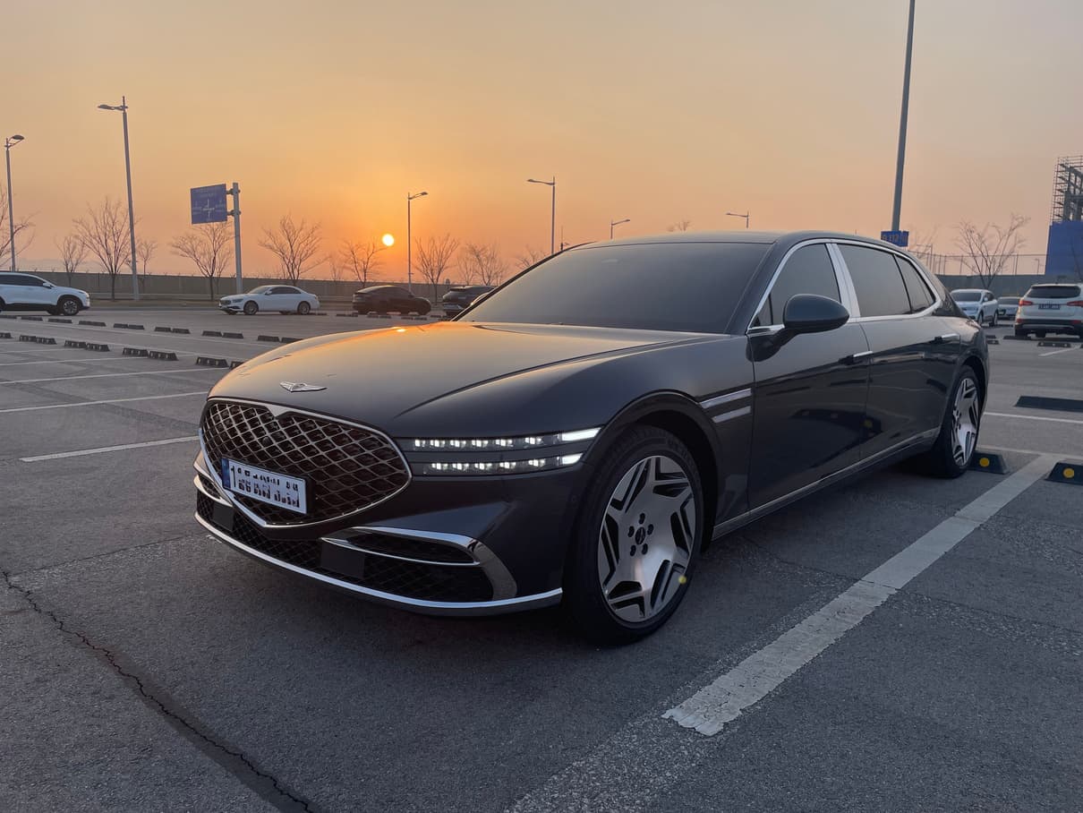 Genesis G90 RS4 LWB